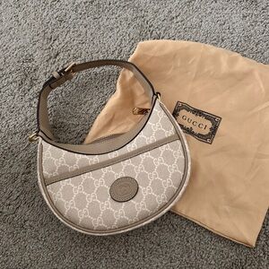 Gucci Beige and Cream Shoulder Bag
